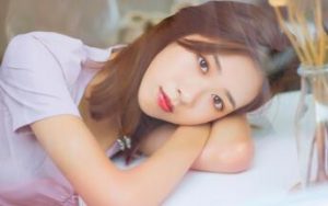 利用美女套图，也能轻松月入过万